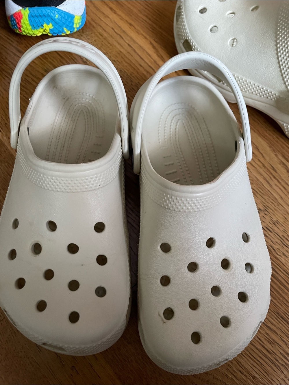 CROCS Kids Neutral Cream Slip-On Sandals boys girls size 2